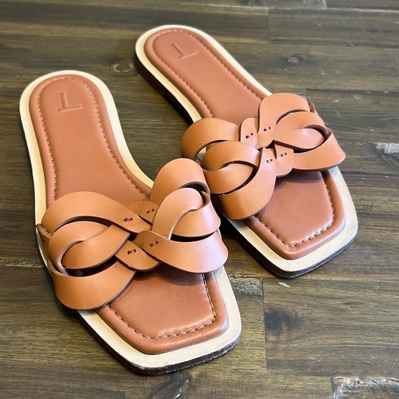 Lafayette 148 New York Ines Knot Sandals Leather Camel Copper Flats Slides Rare - Picture 1 of 9